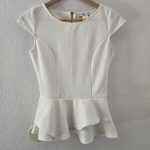 Arden B White Textured Scoop Neck Peplum Top